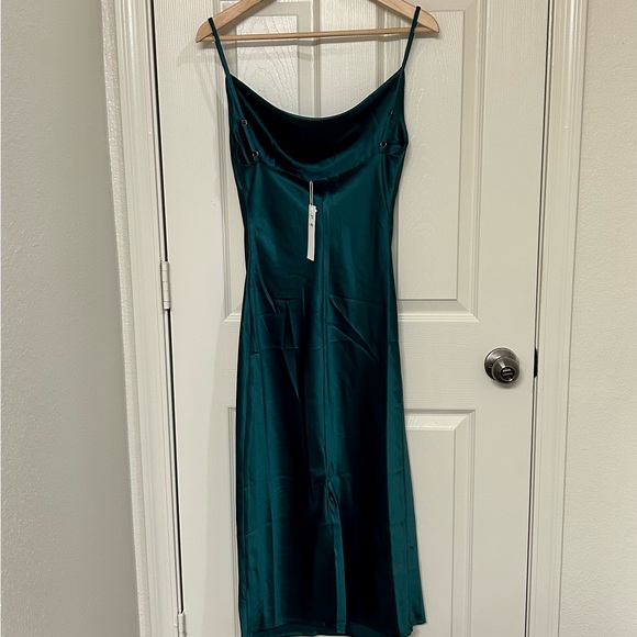 NWT Velvi aspen satin cowl neck midi cocktail homecoming event dress - Picture 5 of 7